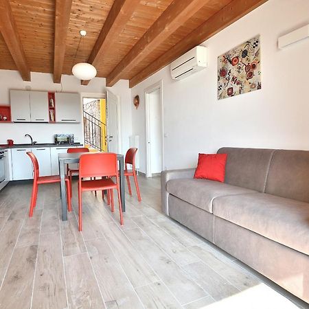 Red Apartment In Marciaga Di Costermano Zewnętrze zdjęcie