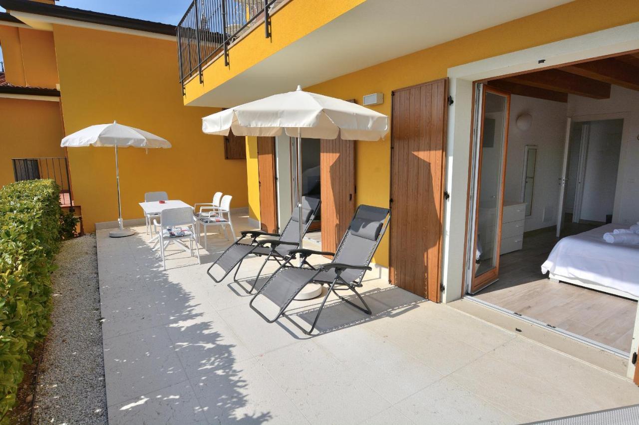 Red Apartment In Marciaga Di Costermano Zewnętrze zdjęcie