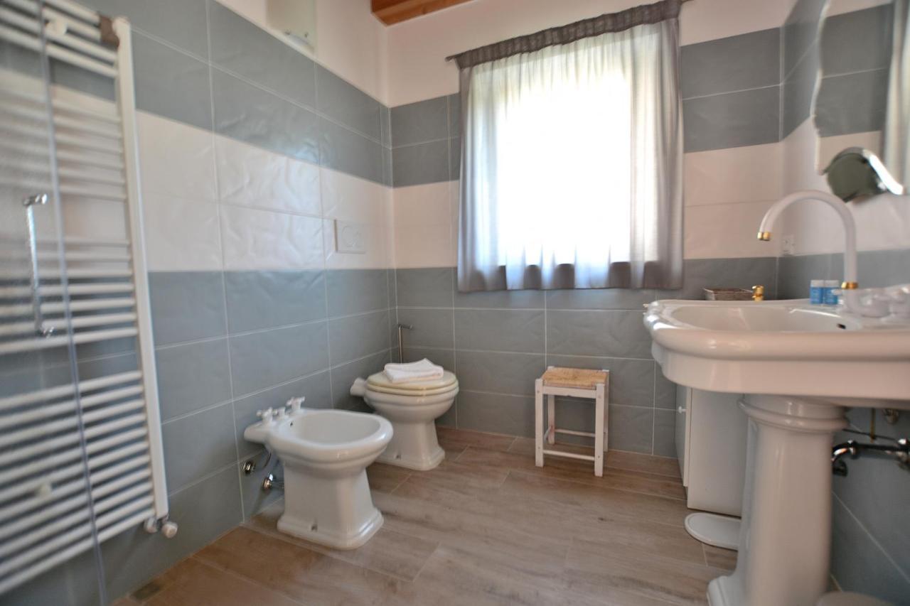 Red Apartment In Marciaga Di Costermano Zewnętrze zdjęcie